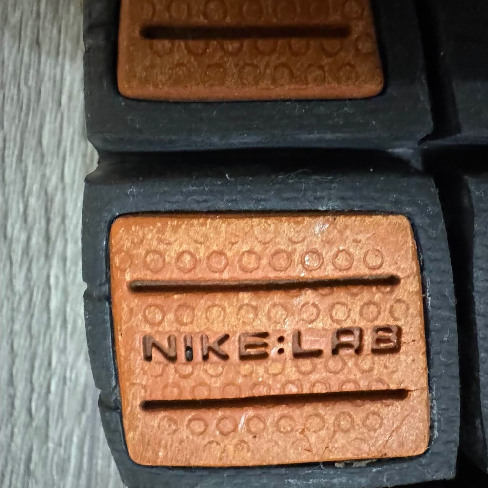 Nike Black and Orange Flip-Flops - Picture 4 of 7